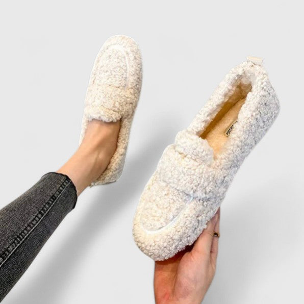 Sola | Warm slippers with elegant design