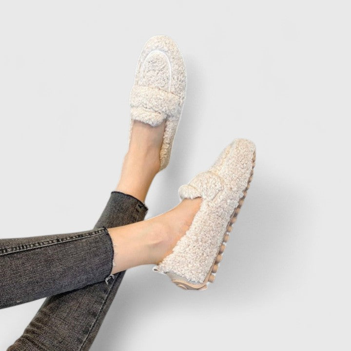 Sola | Warm slippers with elegant design