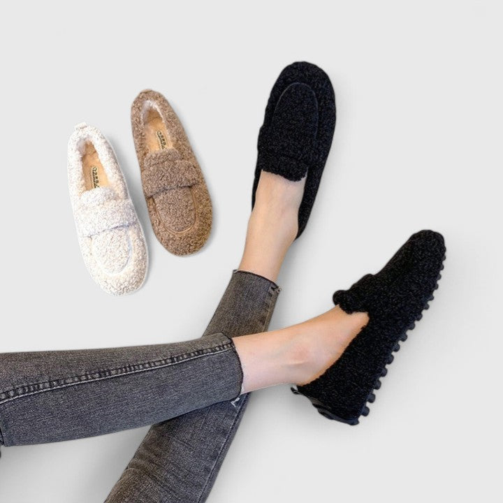 Sola | Warm slippers with elegant design
