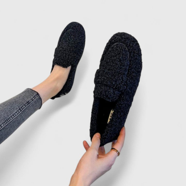 Sola | Warm slippers with elegant design